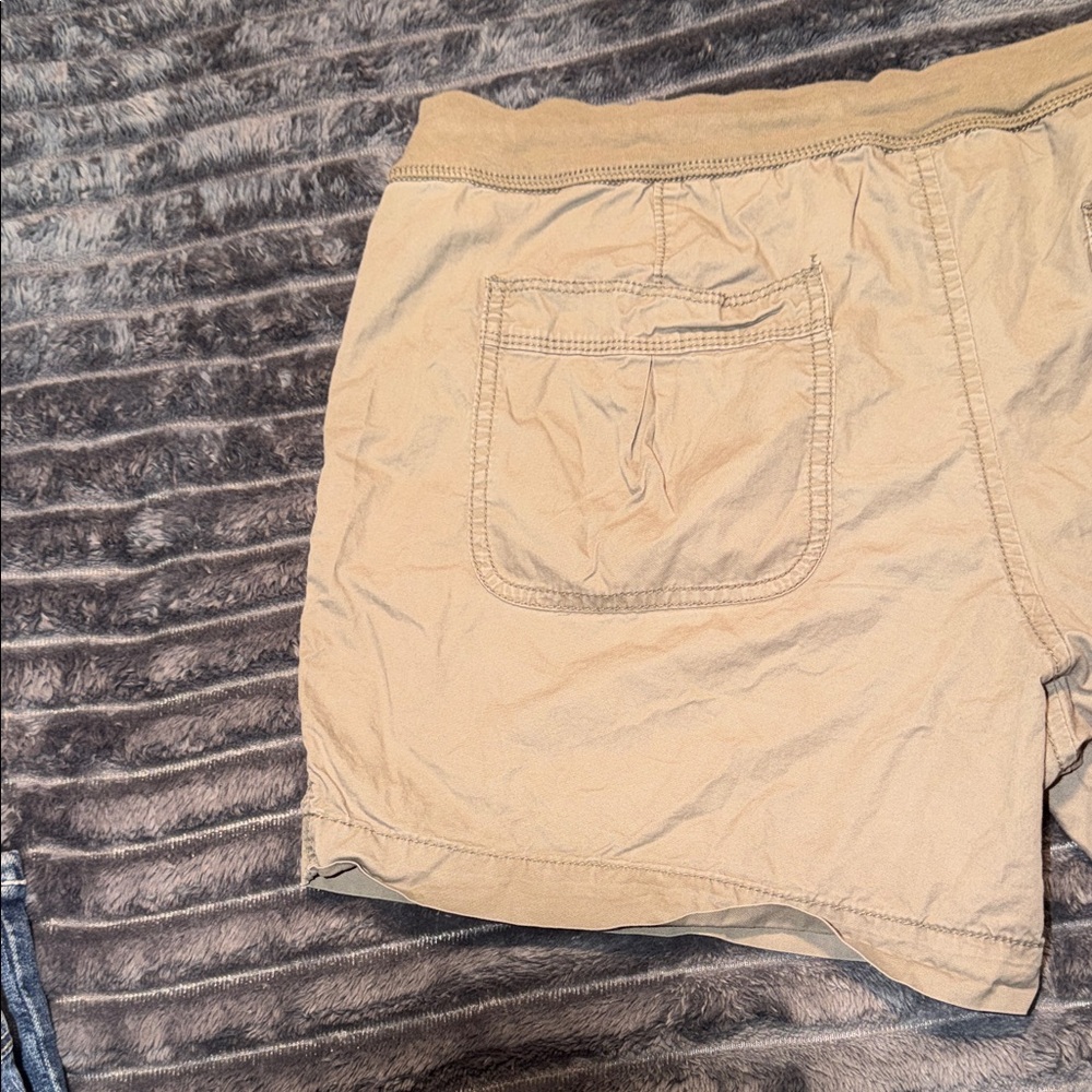 Old Navy Beige Drawstring Athletic Shorts - Picture 4 of 4